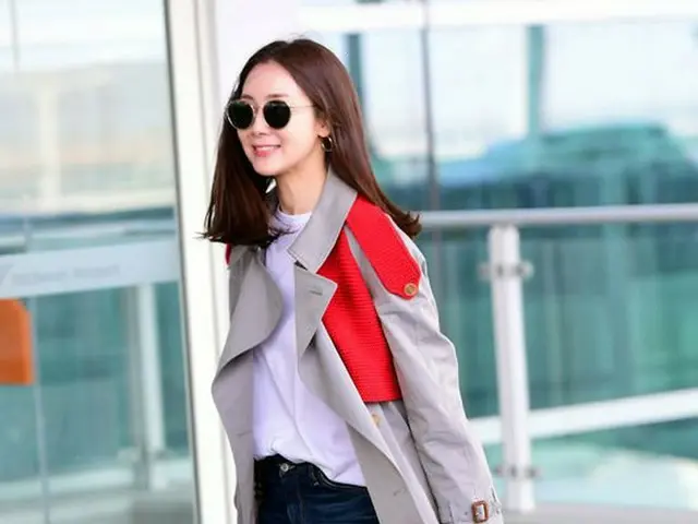 Actress Choi · JiWoo, departure for UK. Incheon International Airport on themorning of 14th.