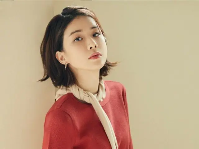 Actress Lee Bo Young, released pictures. Magazine ”ELLE”