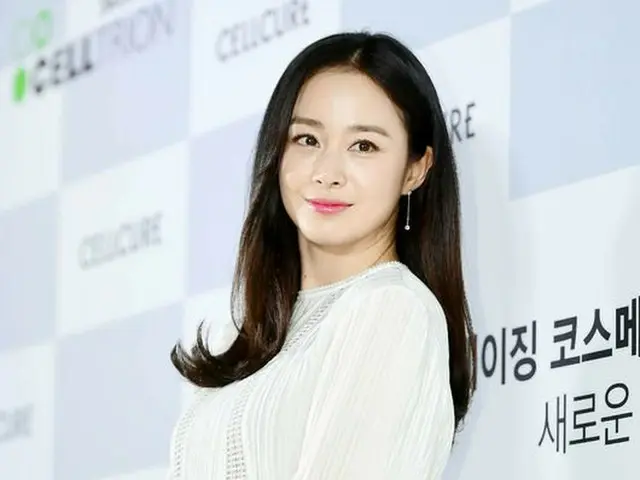 Actress Kim Tae Hee, appeared in the cosmetic brand photo wall. On the 29thafternoon, in Seoul city.