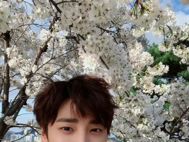 5urprise Lee Tae Hwan, recent release. ”Good morning” with cherry blossoms back.