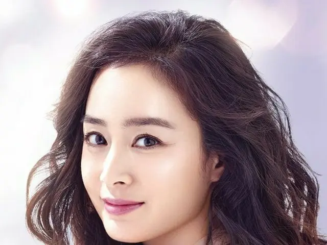Actress Kim Tae Hee, released pictures. CELLCURE.