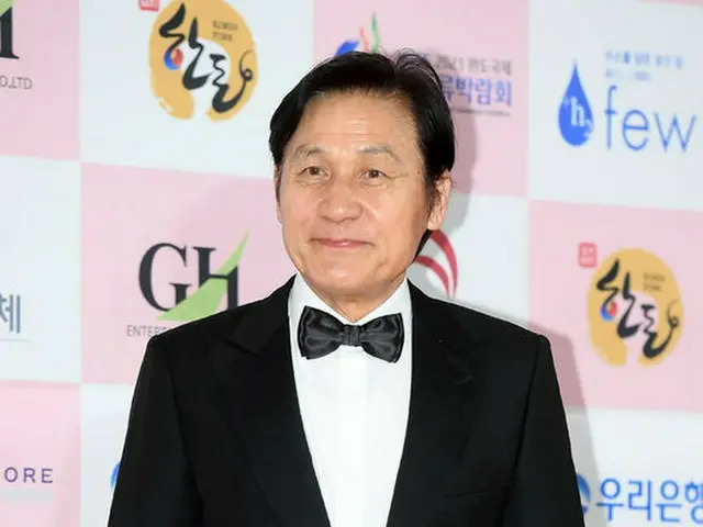 Korean national actor Ahn Sung Ki is reported to have suffered fromstress-induced brain disease.