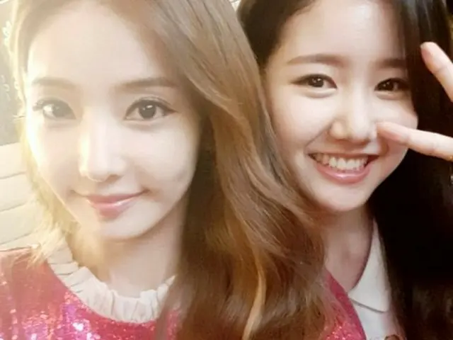 Actress Han Chae Young, SNS update. Photos with actress Jin Ji Hui.