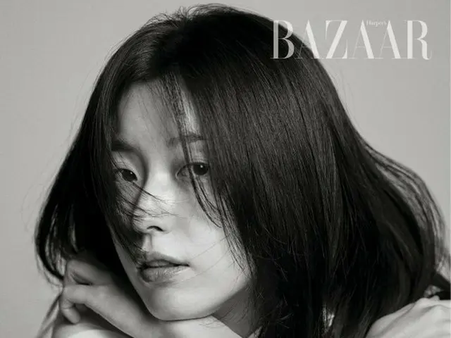 Actress Han Hyo Ju, released pictures. From ”BAZAAR”.