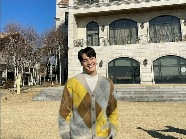 Greetings from actor Lee Tae Hwan at his enlistment. .. ● Hello. This is Lee TaeHwan. I will be enli
