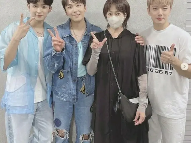 Reiko Takashima released photos with FTISLAND. ”LIVE for the first time in 2years and 10 months” ”It