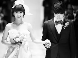TABLO & actress Kang Hye Jeong and his wife, marriage eighth anniversary. TABLO 