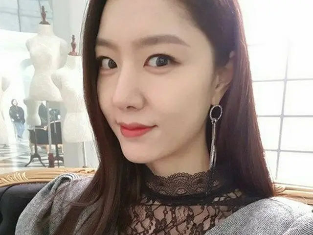 Actress Seo JiHye, SNS update. ”Shall I have a drink tonight?”