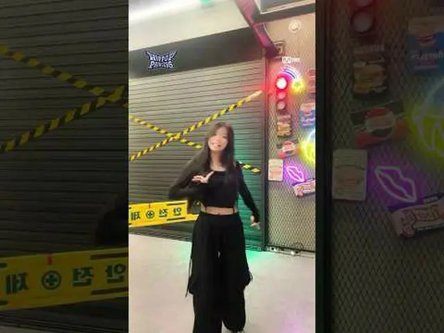 𝑺𝒆𝒍𝒇-𝑷𝒓𝒐𝒅𝒖𝒄𝒊𝒏𝒈Videos 📁 sent directly by participants Participant r