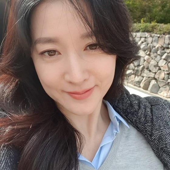 Actress Lee Youg Ae, 50 years old, but wrinkle-free, moisturized skin...