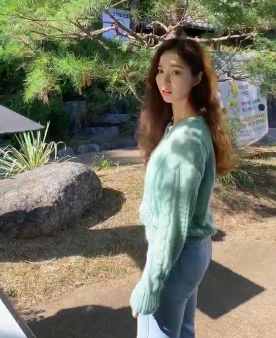 Actress Sin Se Gyeong releases a video of a goddess-like beauty ... "Such beauty would be a foul"