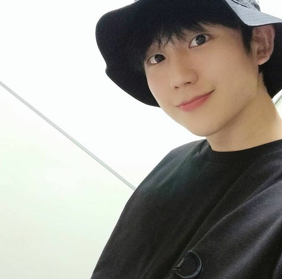 Actor Jung HaeIn reveals selfie taken at home = melts fans with a sweet smile