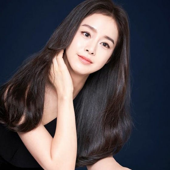 Actress Kim Tae Hee shows her unchanging beauty