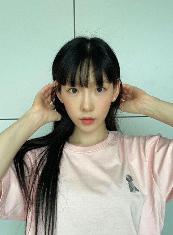 Taeyeon (SNSD) have cut her bangs and radiating a refreshing charm!