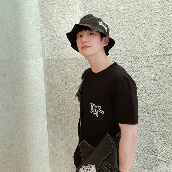 Jung Hae In shows off all black outfits… “From boy to man”