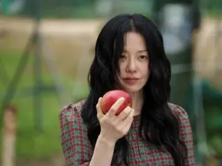 "Mantis: Outing of the Killer" - It's hard to imagine a "Mantis" without Ko Hyun Jung... His eerie, insane performance was "passionate"