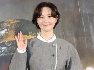 Lee YuYoung holds private wedding ceremony today (21st)...one year after giving birth to daughter