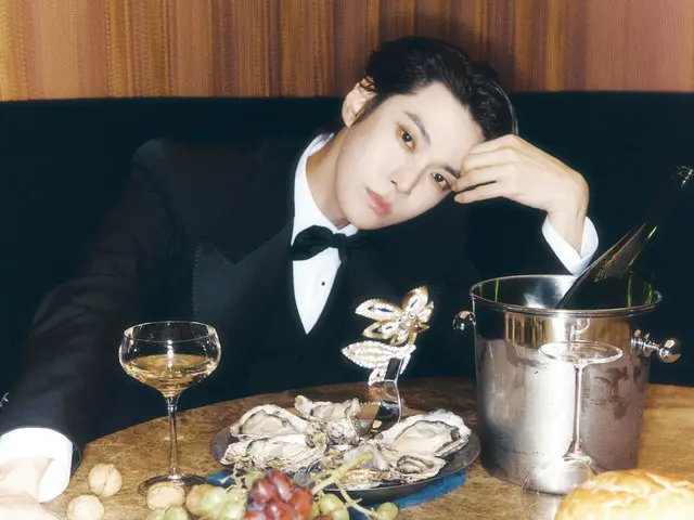NCT's Do Yeong, from a tuxedo to an animal print coat... deadly sexiness