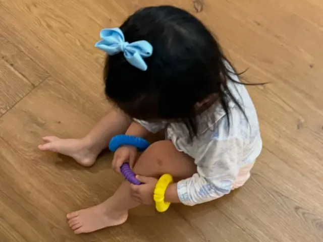 Actress Lee Min Jeong shares sad news about her daughter... "She's such a small child"