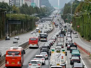 Partial reduction in highway congestion...Seoul-Busan route takes 5 hours and 10 minutes