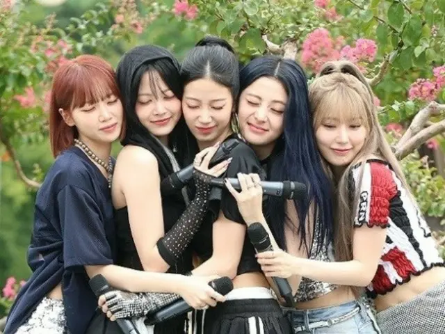 "LE SSERAFIM" HONG EUNCHAE: "When my members' parents care for me, I feel like we're a real family"