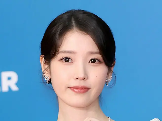 IU shares heartwarming story ahead of mid-autumn celebration... Gift certificates worth 50,000 yen to all staff members of "21st Century Wife"