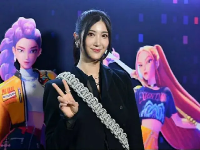 EJAE, whose song "Golden" from the OST of the Netflix anime "K-Pop Demon Hunters" is a global hit, will appear live on Lee Eunji's radio show