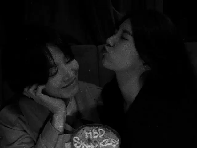 Song Hye Kyo & Suzy, beautiful even in monochrome