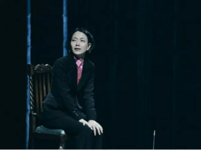 Actress Kim Shin-Rock takes a courageous step into the world...Questions raised by her solo play "Prima Fasi"