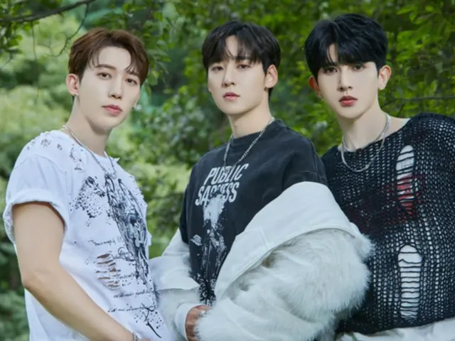 「UKISS」のフン&ケビン&キソプ、「UX1」結成…12月に大阪と東京でクリスマスコンサート開催01