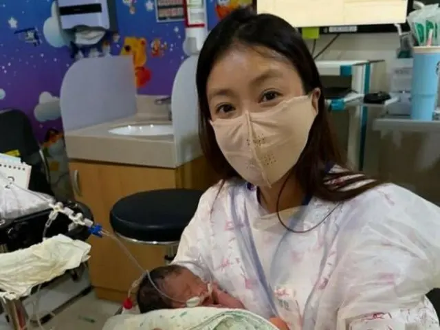 Actress Lee Si Young gives birth to her former husband's child...second daughter "I will bear the full weight of this decision"