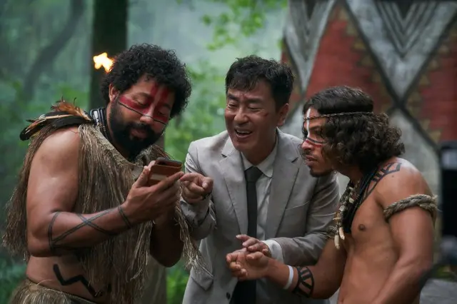 奇想天外な異文化交流コメディー！『大命中！MEは何しにアマゾンへ？』痛快予告編が完成！ 場面写真も一挙解禁!!2