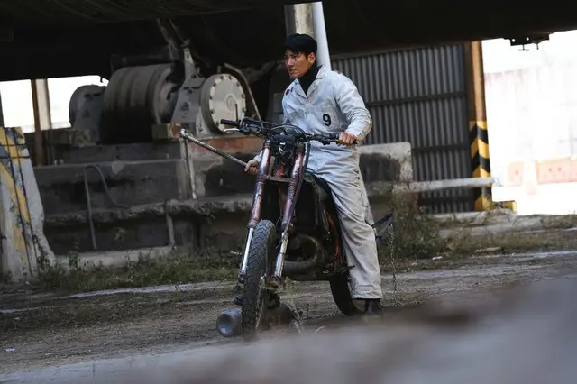 ついに対面したチ・チャンウク VS ド・ギョンス（「EXO」D.O.）…死のレースの始まり「捏造された都市」02