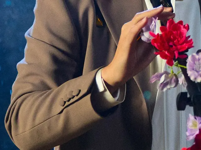 Singer Son Tae-jin releases "Melody of Love" in 5 days... Image of him in a suit revealed