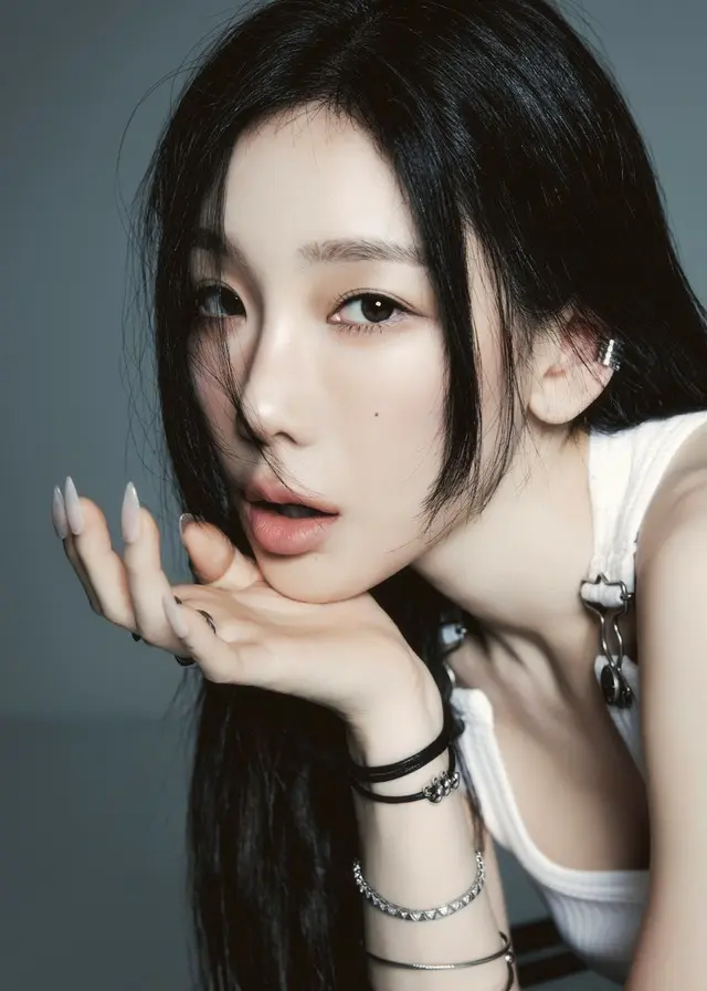 “ソロデビュー10周年”「少女時代」テヨン、コンピレーションアルバム「Panorama」のムードを込めたティージングコンテンツ2