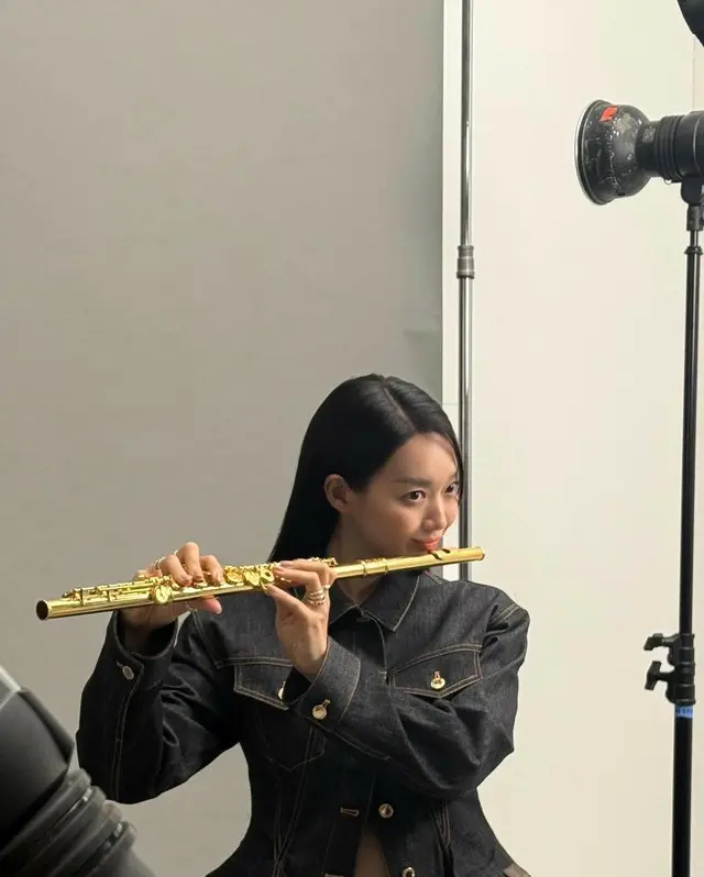 “12月の花嫁”シン・ミナ、キム・ウビンに向けた愛のセレナーデ？…美しすぎるグラビアビハインドを公開02