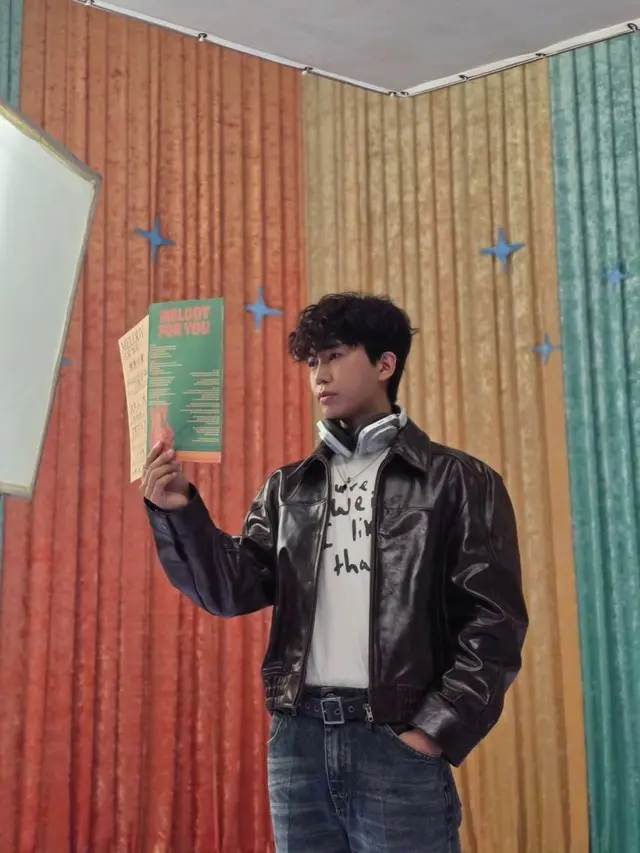 歌手イム・ヨンウンがパーマヘアに変身した。