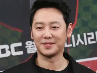 [Official] Kim DONG WOO is going to be a father! After two years of marriage, his wife is pregnant with their first child! The baby is due early next year.