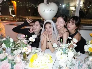 "Girl's Day" members surprise Sojin with a touching bridal shower, "Our own special..."