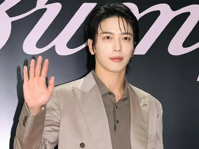 [Photo] "CNBLUE" Jung Yong Hwa, "GOT7" Youngjae attend Italian luxury brand renewal opening event