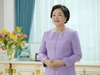 In response to former President Moon Jae-in's use of the term "exclusive diplomacy for the first lady," the People's Power Party strongly criticized the move, saying, "A special investigation into Kim Jong-sook's wife should come first" (South Korea)