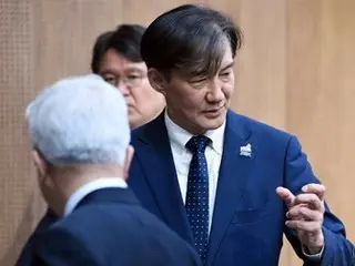 Cho Kuk, head of the Fatherland Reform Party, said, "What President Yoon Seok-yeol does is dictatorial... He is surrounded by prosecutors, fellow drinkers, and far-right people" (South Korea)