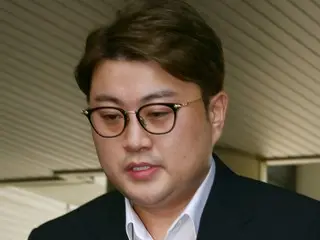 "Turn yourself in for me"...Police secure phone records of singer Kim Ho Joong (South Korea)