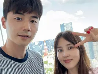 Actress Han Hye-jin releases photo of her trip to Japan with her husband Ki Sung-yong, who is eight years younger than her... "You can't feel the age difference at all" visual