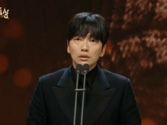 Lee DongHwi, despite receiving the Excellence Award, "I can't be completely happy" - crying over the tragedy