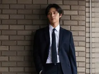 Park Seo Jun wears classic suit dandy