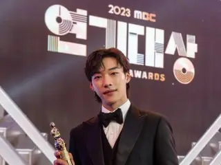 Actor Woo DoHwan won the grand prize at the MBCDrama Awards... “Acting is a difficult profession to maintain”