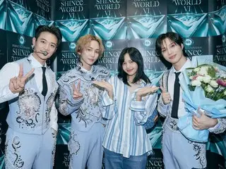 BLACKPINK's Lisa visits SHINee's Singapore concert and supports them
