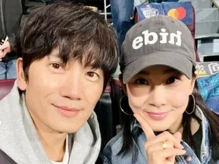 “Couple who have been married for 10 years” Jisung♥Lee Bo Young, their friendly baseball stadium date was caught on live broadcast and became a Hot Topic