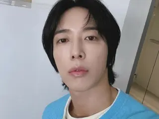 "CNBLUE" Jung Yong Hwa greets with a visual like a college student... "Let's enjoy Bangkok!"